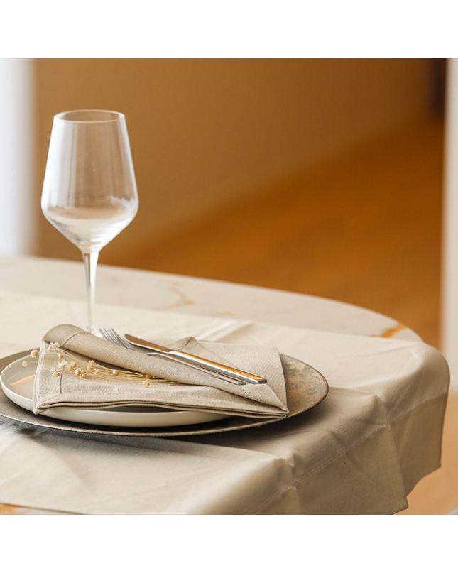 Caminos de Mesa en Lino 100% – Pureza, Textura y Elegancia Natural